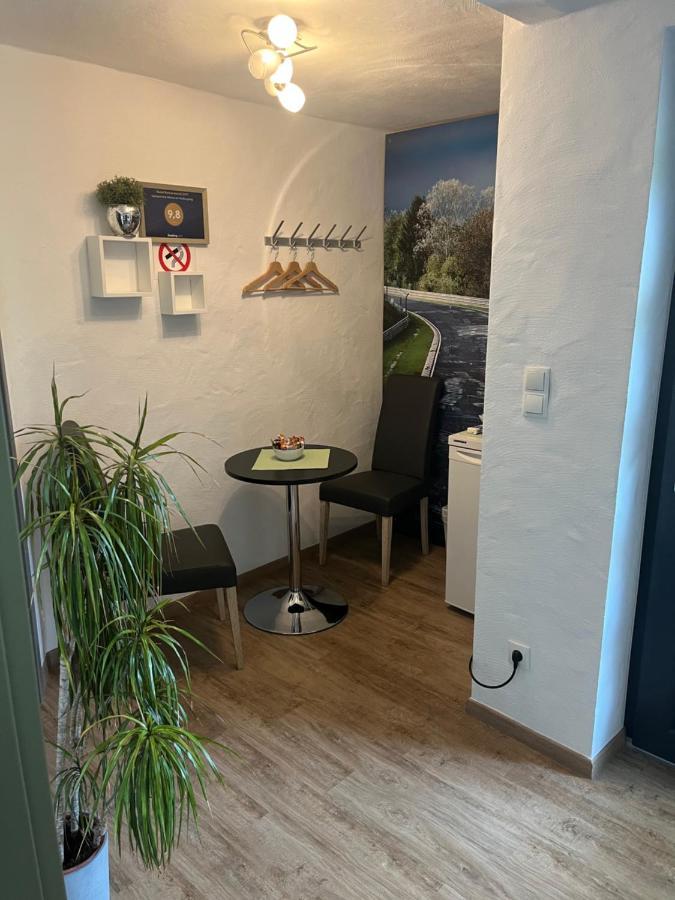 Gästezimmer Melina am Nürburgring Adenau Exterior foto